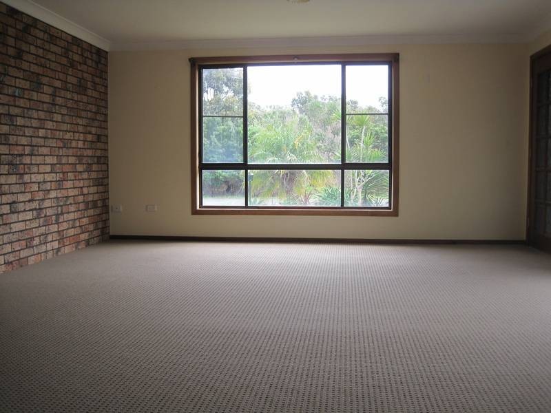 1/11 Karikeree Avenue, Lake Cathie NSW 2445