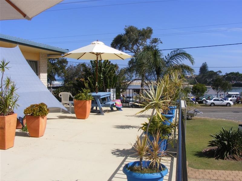 1689 Ocean Drive, Lake Cathie NSW 2445