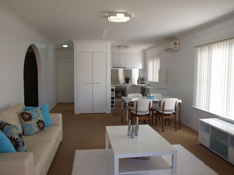 1/1632 Ocean Drive, Lake Cathie NSW 2445