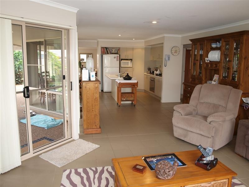 6 Hungerford Place, Bonny Hills NSW 2445