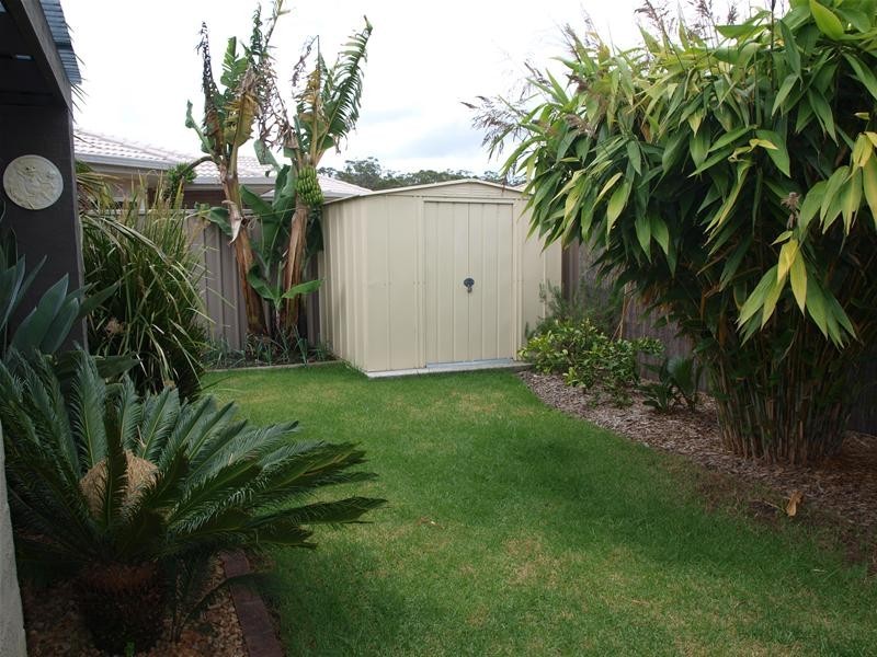 6 Hungerford Place, Bonny Hills NSW 2445