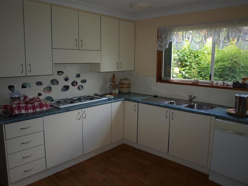 2 Tallong Drive, Lake Cathie NSW 2445