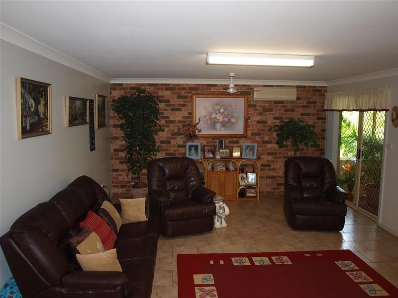 2 Melaleuca Avenue, Lake Cathie NSW 2445