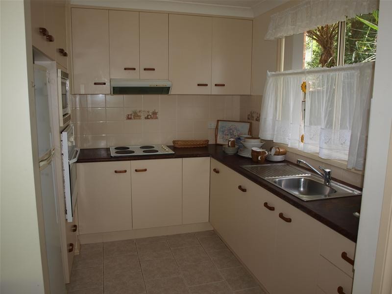 2 Melaleuca Avenue, Lake Cathie NSW 2445