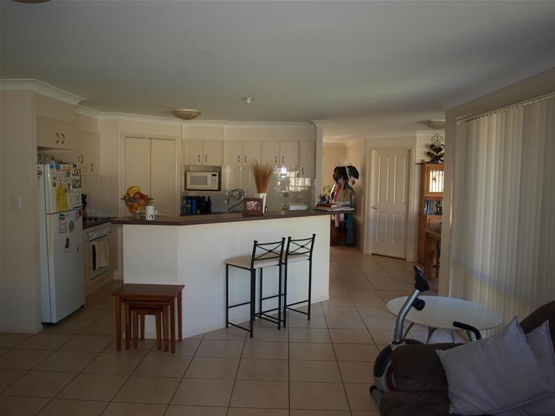 33 Explorers Way, Lake Cathie NSW 2445