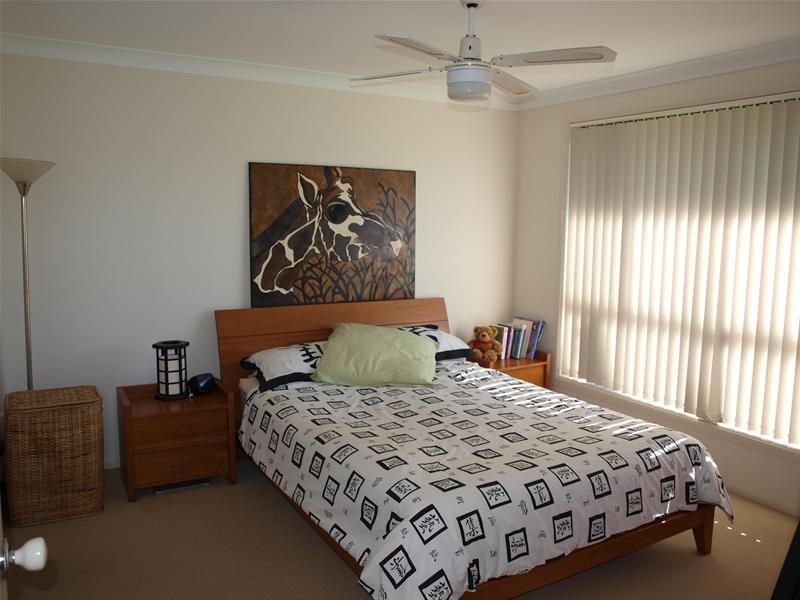33 Explorers Way, Lake Cathie NSW 2445