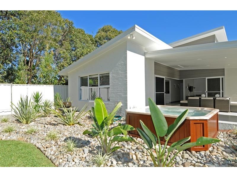 8 Beach Break Court, Bonny Hills NSW 2445