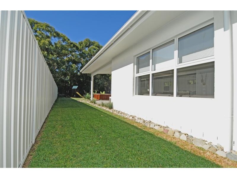 8 Beach Break Court, Bonny Hills NSW 2445