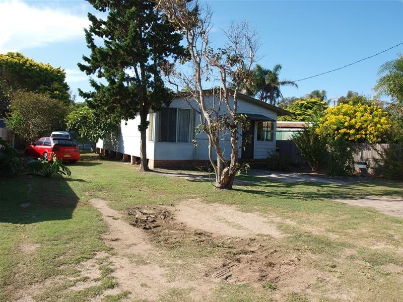 1705 Ocean Drive, Lake Cathie NSW 2445