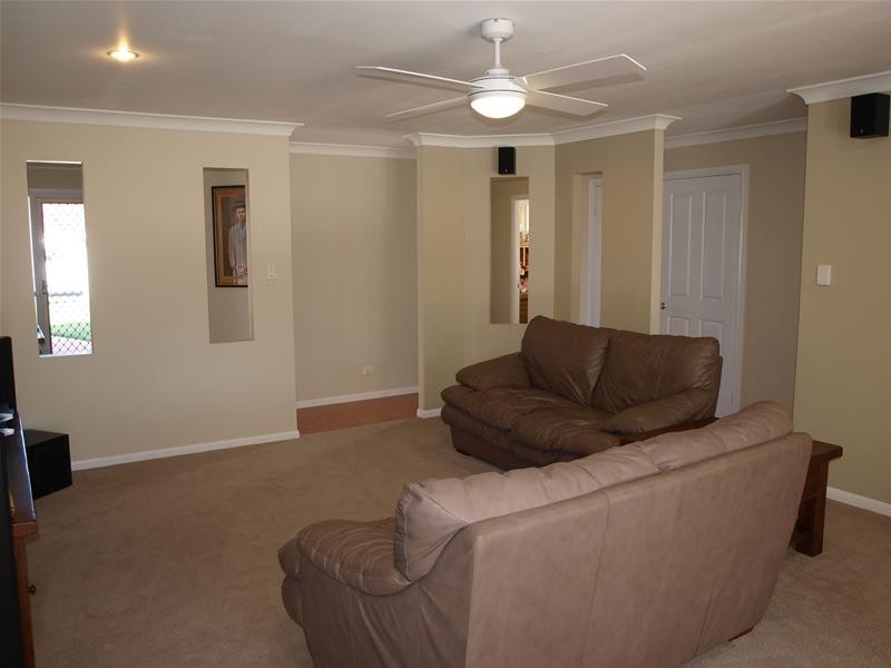 8 Solander Place, Lake Cathie NSW 2445