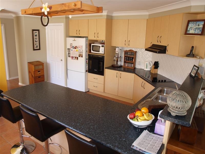 8 Solander Place, Lake Cathie NSW 2445