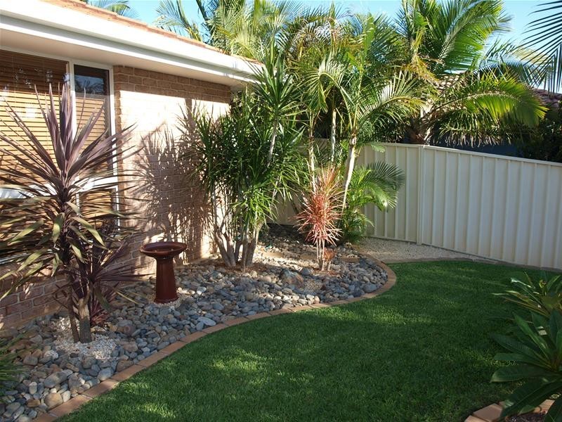 8 Solander Place, Lake Cathie NSW 2445