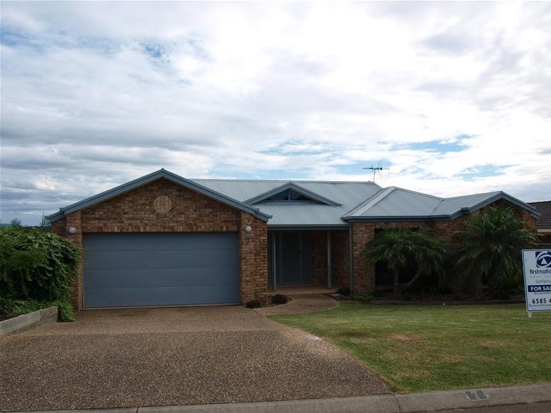 7 Bounty Avenue, Lake Cathie NSW 2445