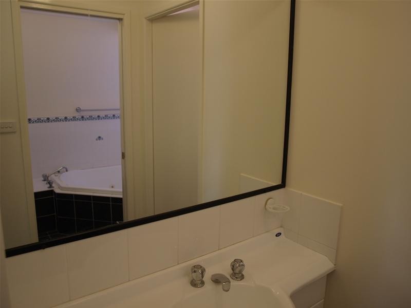 24 Abel Tasman Drive, Lake Cathie NSW 2445