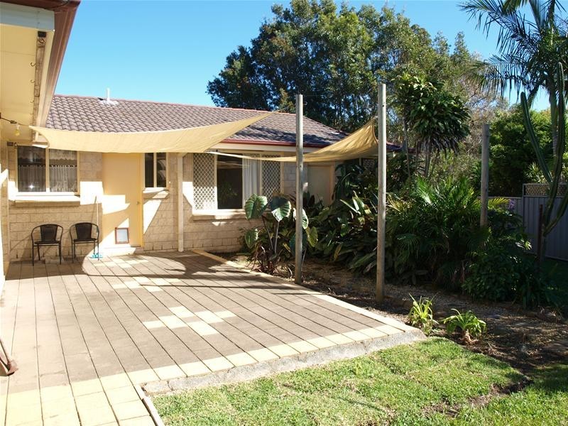 24 Abel Tasman Drive, Lake Cathie NSW 2445