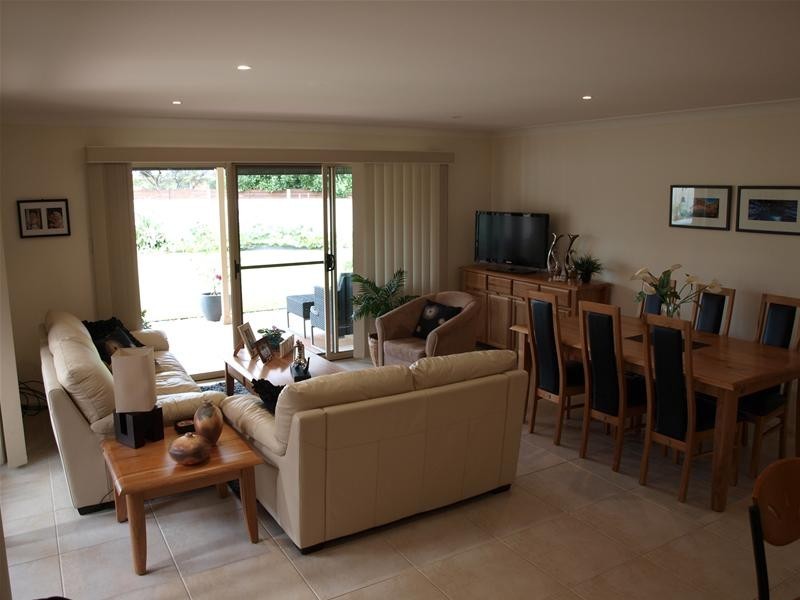 8 Tweed Place, Lake Cathie NSW 2445