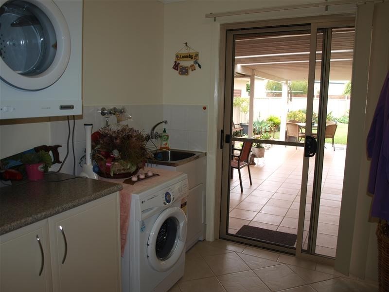 8 Tweed Place, Lake Cathie NSW 2445