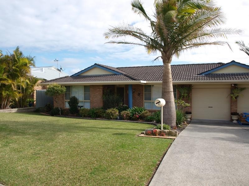 9 Bounty Avenue, Lake Cathie NSW 2445