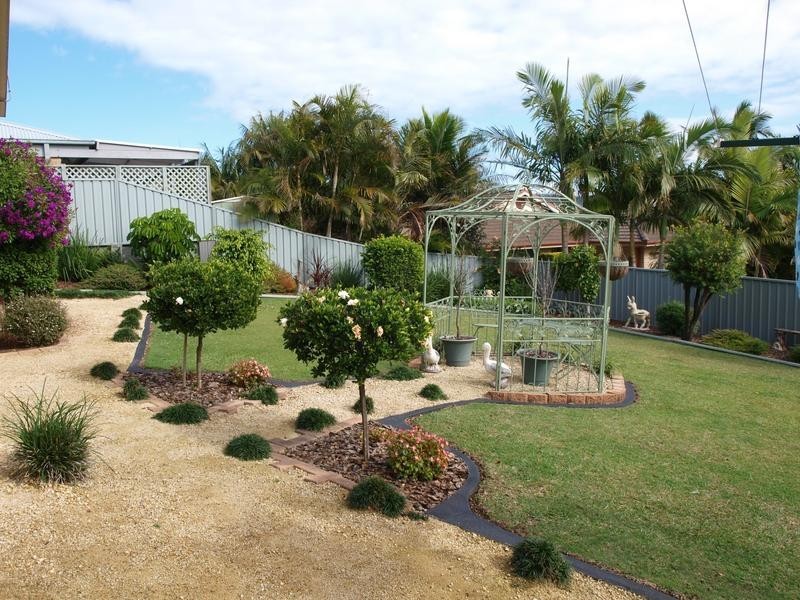 9 Bounty Avenue, Lake Cathie NSW 2445