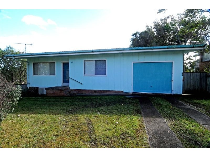 13 Parry Street, Lake Cathie NSW 2445