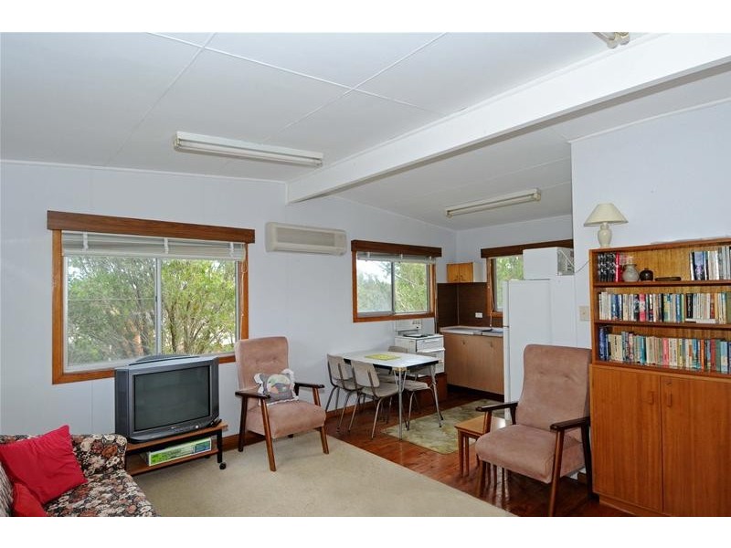 13 Parry Street, Lake Cathie NSW 2445