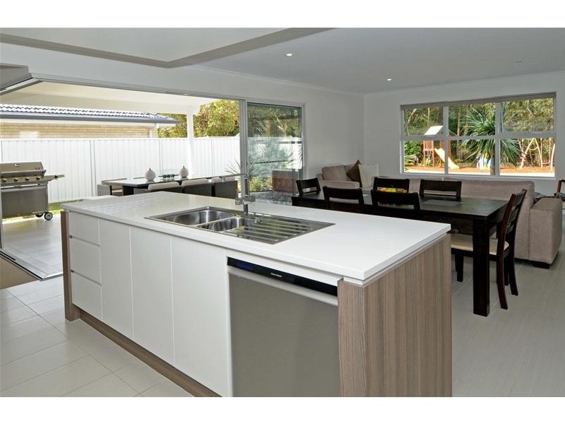 8 Beach Break Court, Bonny Hills NSW 2445