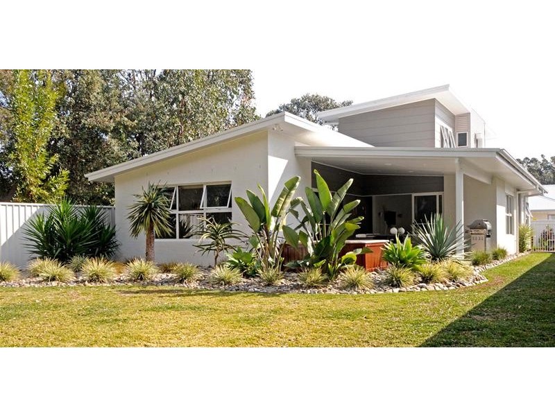 8 Beach Break Court, Bonny Hills NSW 2445