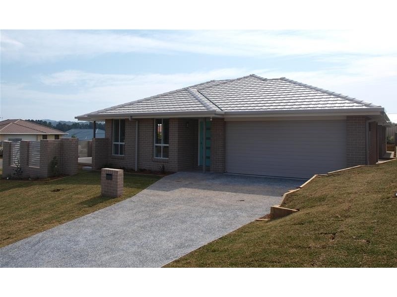 1 & 2/60 Fiona Crescent, Lake Cathie NSW 2445