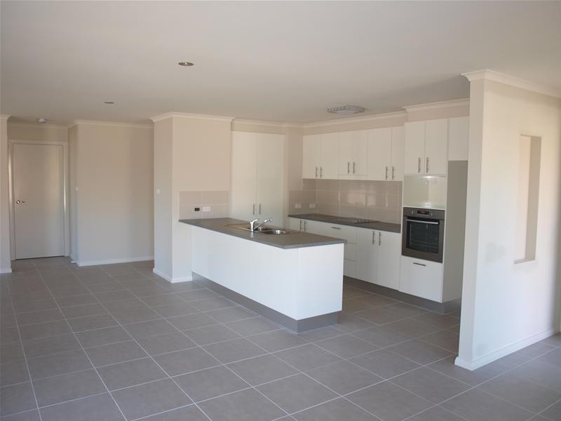 1 & 2/60 Fiona Crescent, Lake Cathie NSW 2445