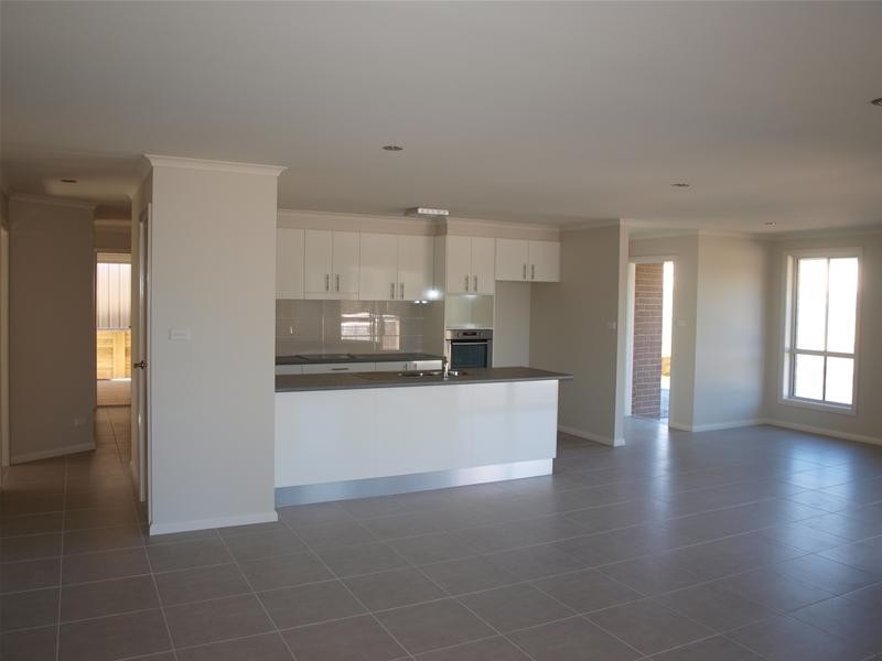 1 & 2/60 Fiona Crescent, Lake Cathie NSW 2445