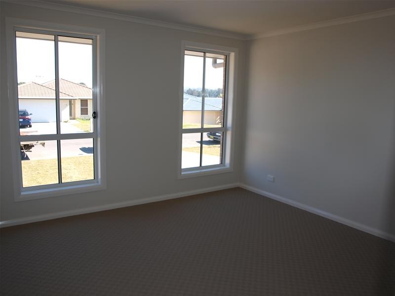 1 & 2/60 Fiona Crescent, Lake Cathie NSW 2445