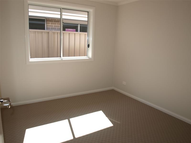 1 & 2/60 Fiona Crescent, Lake Cathie NSW 2445