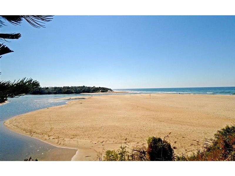 4 Bundella Avenue, Lake Cathie NSW 2445