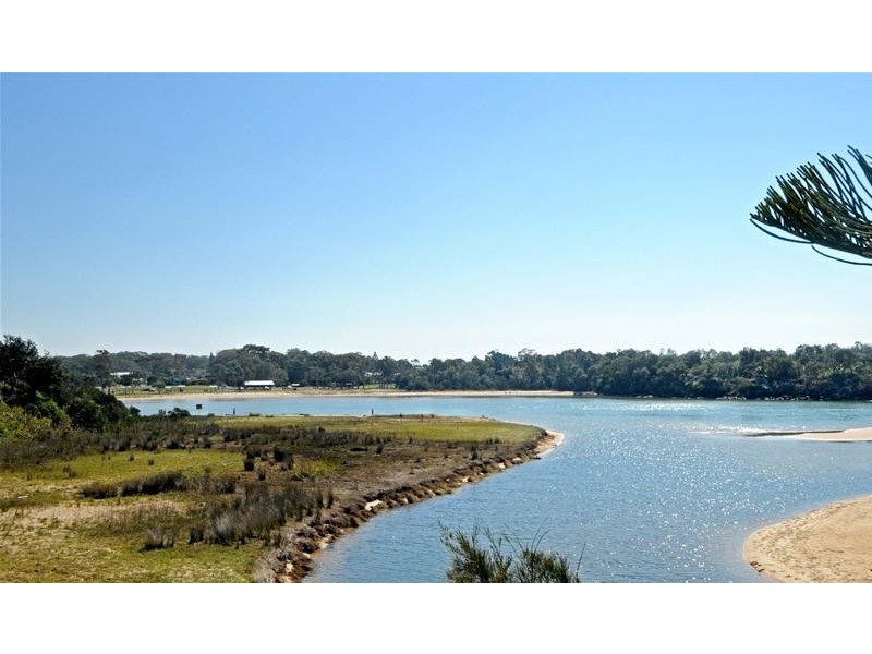 4 Bundella Avenue, Lake Cathie NSW 2445