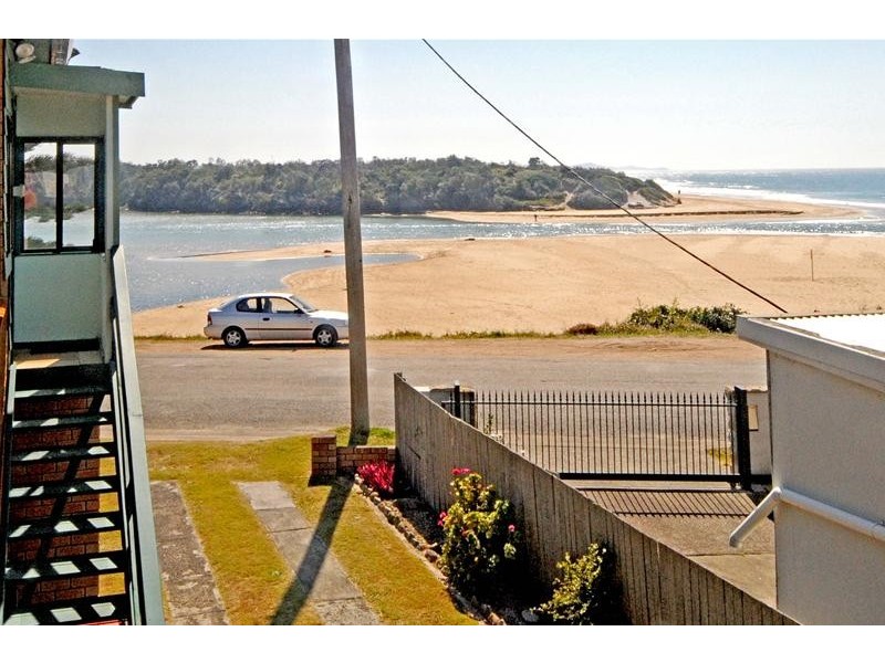 4 Bundella Avenue, Lake Cathie NSW 2445