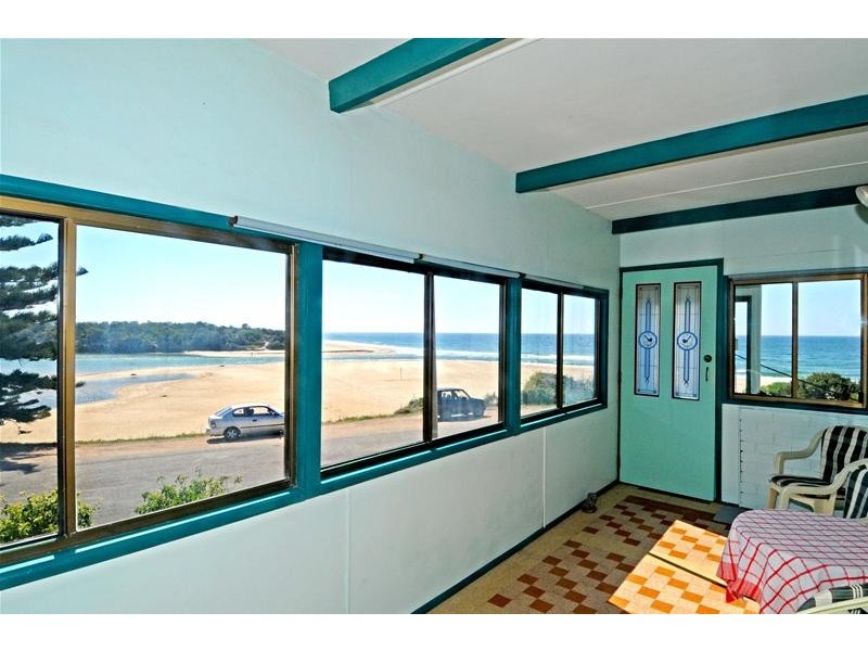 4 Bundella Avenue, Lake Cathie NSW 2445