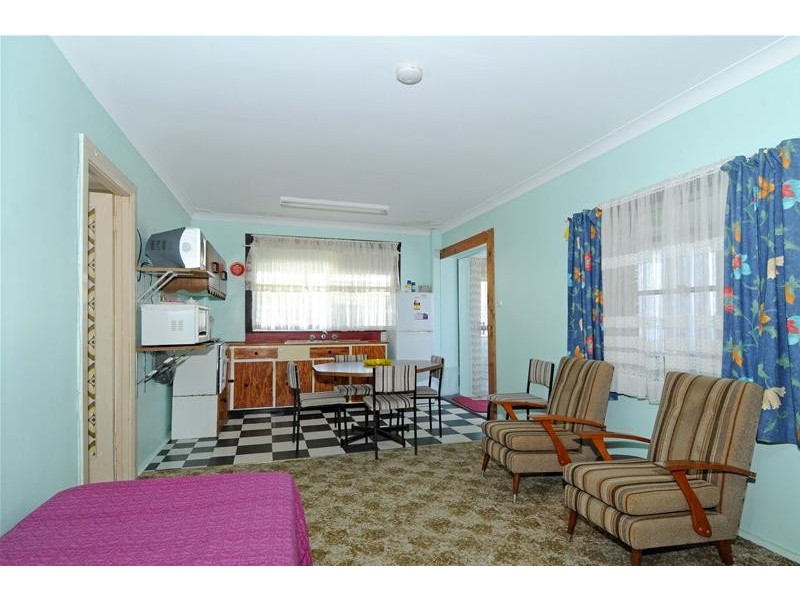 4 Bundella Avenue, Lake Cathie NSW 2445