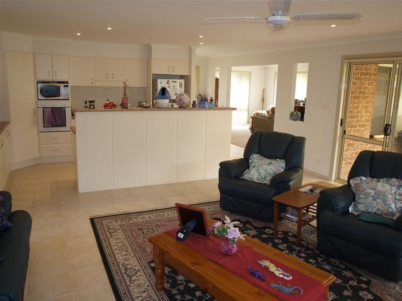 12 Tweed Place, Lake Cathie NSW 2445