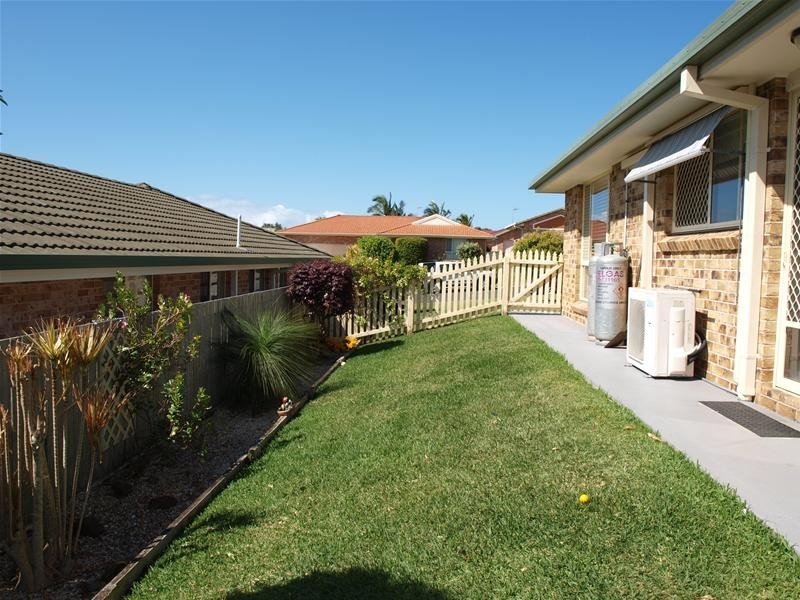 15 Abel Tasman Drive, Lake Cathie NSW 2445