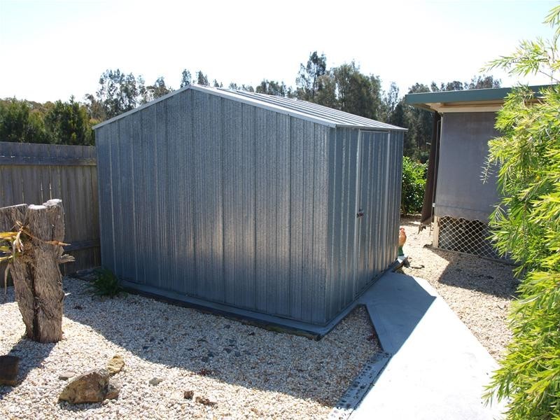 15 Abel Tasman Drive, Lake Cathie NSW 2445