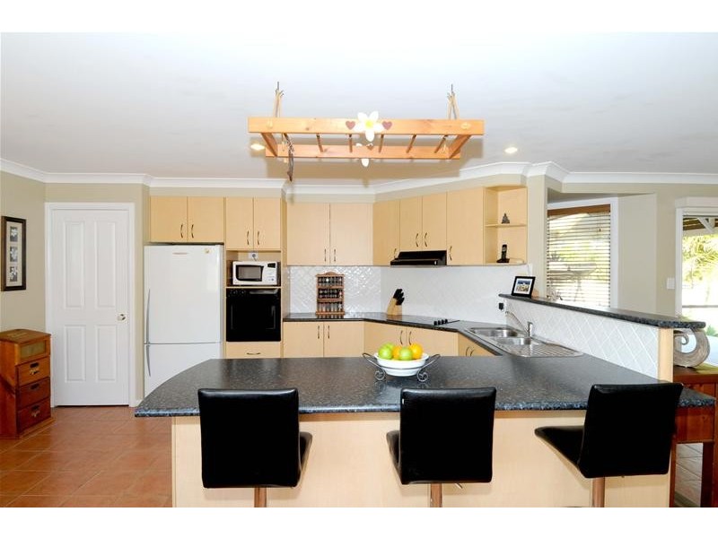 8 Solander Place, Lake Cathie NSW 2445