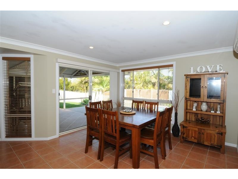 8 Solander Place, Lake Cathie NSW 2445