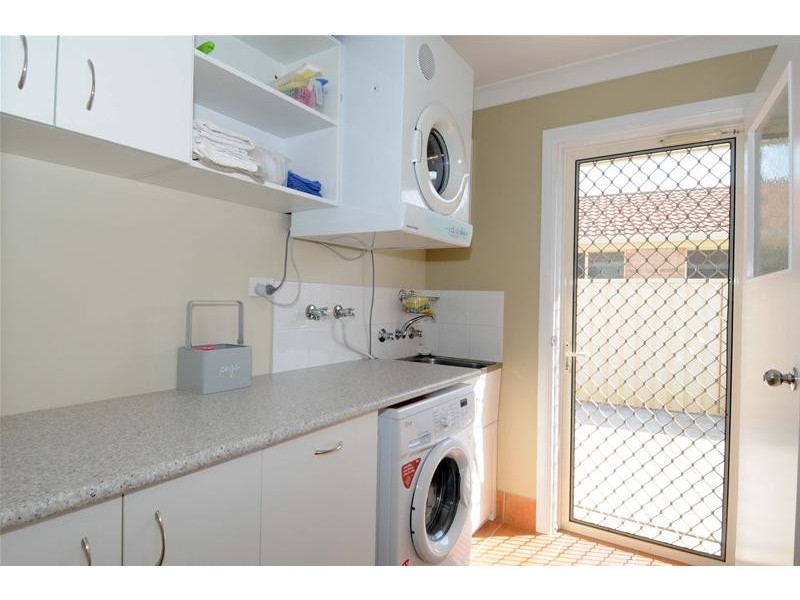 8 Solander Place, Lake Cathie NSW 2445