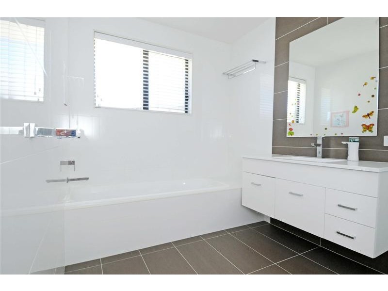 65 Abel Tasman Drive, Lake Cathie NSW 2445