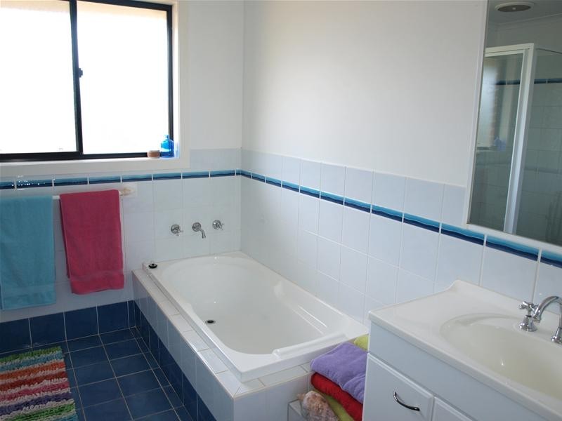 5 Dampier Court, Lake Cathie NSW 2445