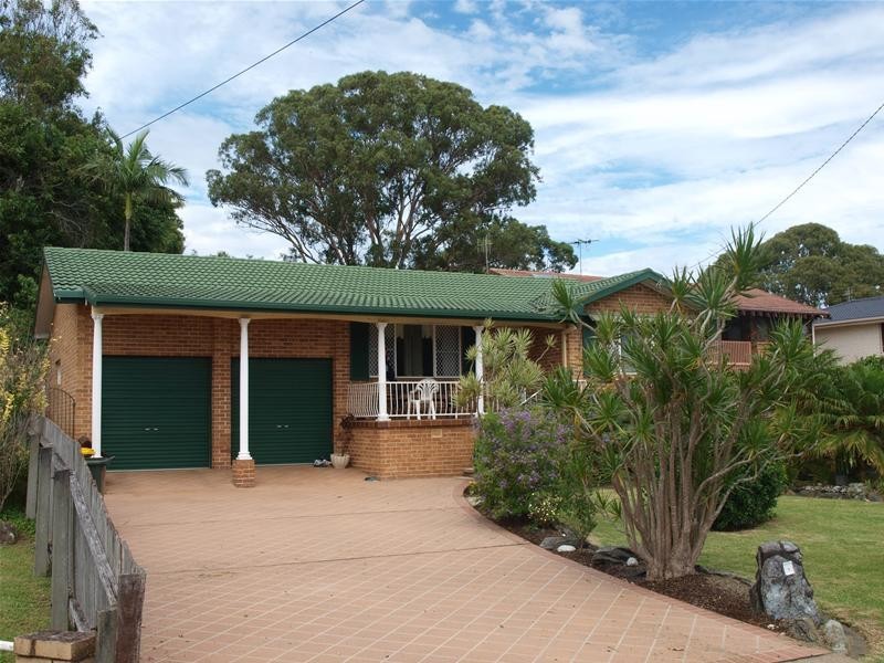2 Tallong Drive, Lake Cathie NSW 2445
