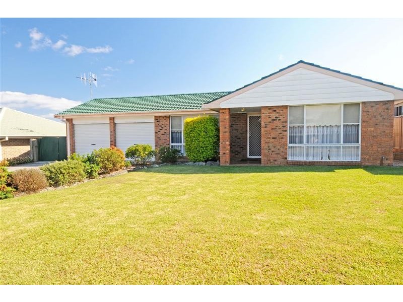 4 Miala Street, Lake Cathie NSW 2445