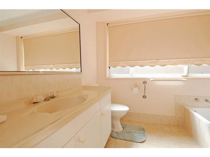 4 Miala Street, Lake Cathie NSW 2445