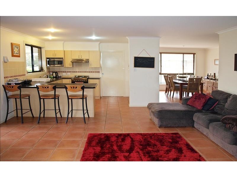 5 Dampier Court, Lake Cathie NSW 2445