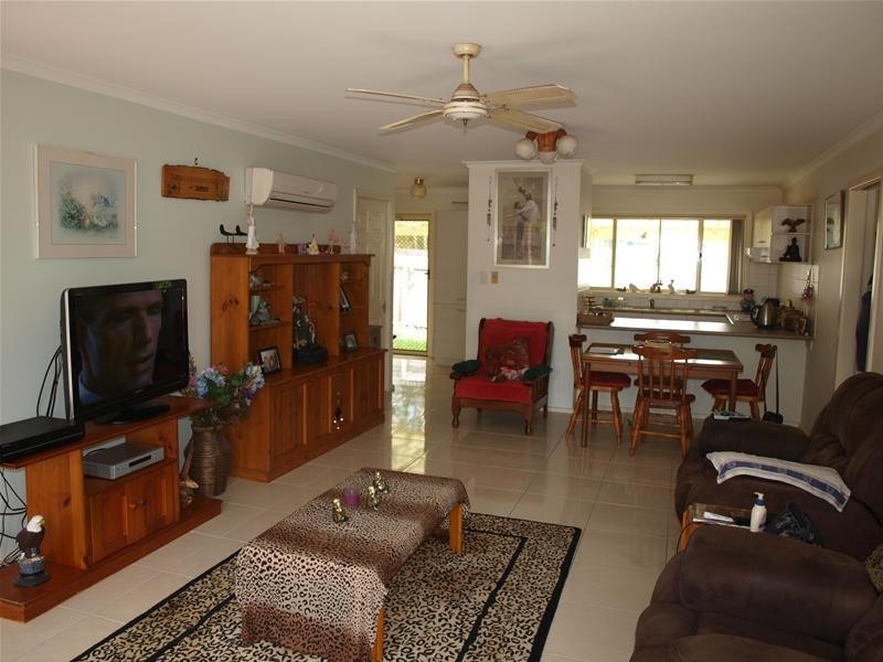 2/31 Fiona Crescent, Lake Cathie NSW 2445